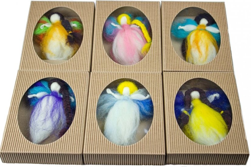 Vlněná panenka – andílek - Vlněné panenky: Blondýna s ohonem a růžovými křídly