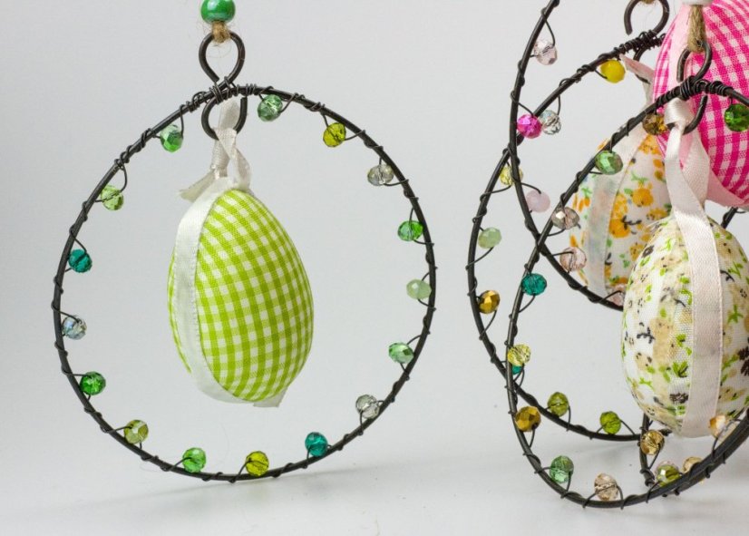 Drátovaná ozdoba VAJÍČKO - Drátěné ozdoby: kostičky béžové