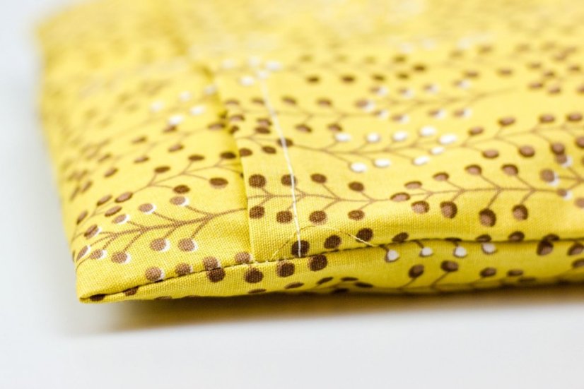 Nahřívací polštářek s pohankou - čtvercový - Vzor: světle hnědý s tečkami