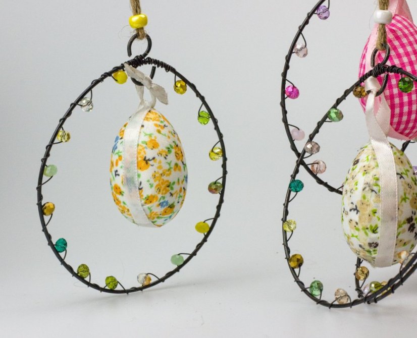 Drátovaná ozdoba VAJÍČKO - Drátěné ozdoby: kostičky béžové