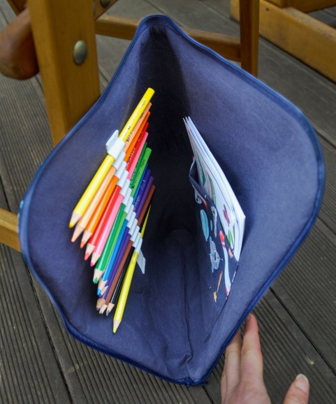 Pouzdro/pastelkovník A4 - vesmír