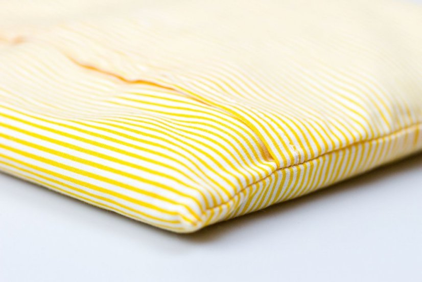 Nahřívací polštářek s pohankou - čtvercový - Vzor: světle hnědý s tečkami